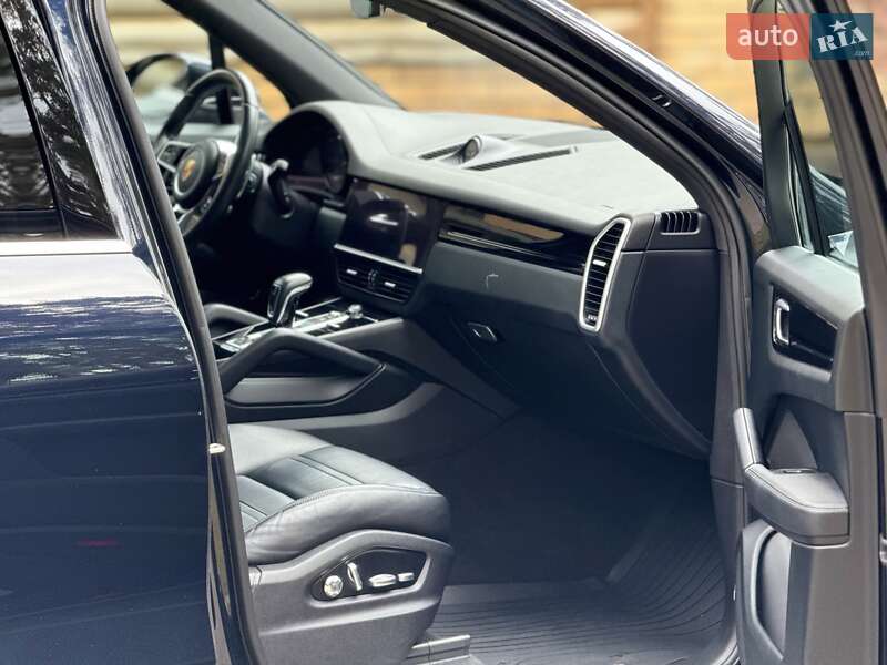 Позашляховик / Кросовер Porsche Cayenne 2018 в Києві фото 35 Позашляховик / Кросовер Porsche Cayenne 2018 в Києві