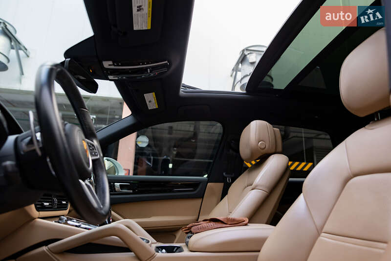 Позашляховик / Кросовер Porsche Cayenne 2020 в Києві