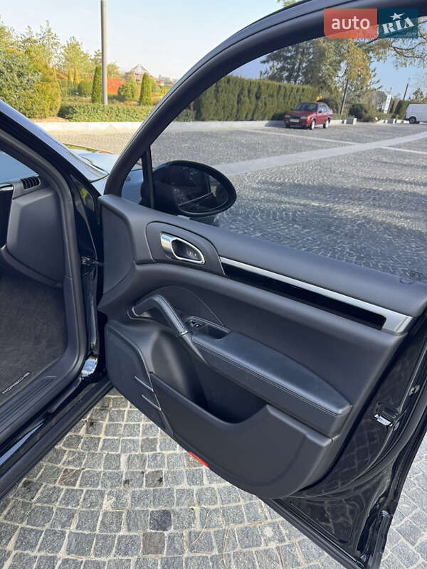 Позашляховик / Кросовер Porsche Cayenne 2014 в Дніпрі фото 22 Позашляховик / Кросовер Porsche Cayenne 2014 в Дніпрі