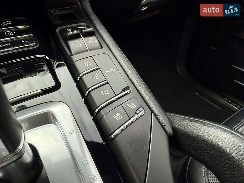 Внедорожник / Кроссовер Porsche Cayenne 2015 в Тернополе фото 36 Внедорожник / Кроссовер Porsche Cayenne 2015 в Тернополе
