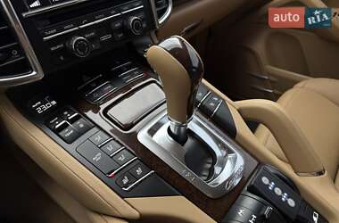 Внедорожник / Кроссовер Porsche Cayenne 2013 в Киеве