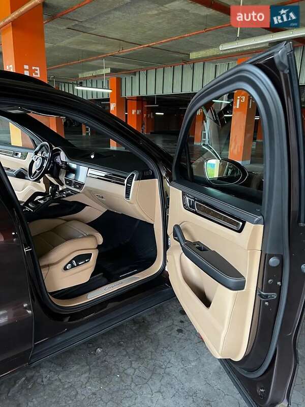 Позашляховик / Кросовер Porsche Cayenne 2018 в Львові