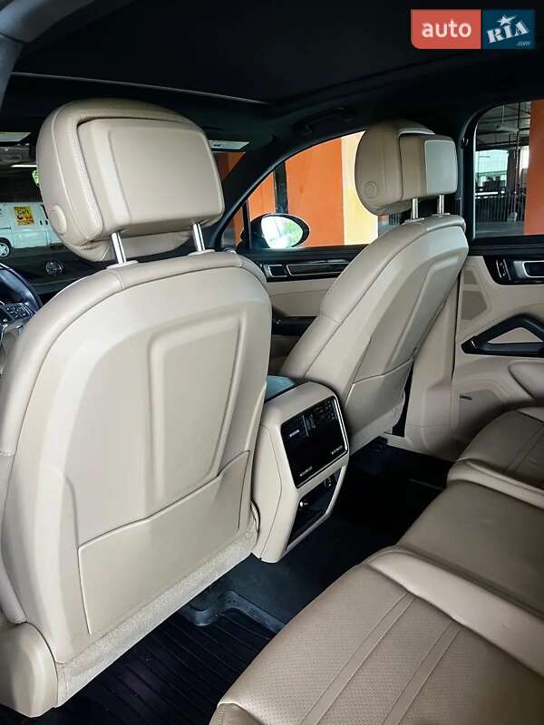 Позашляховик / Кросовер Porsche Cayenne 2018 в Львові