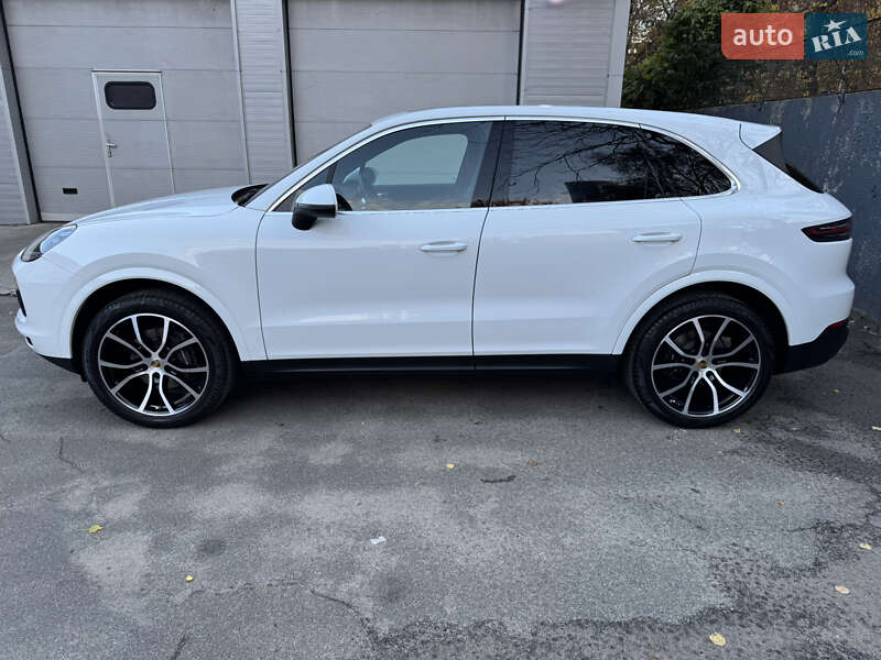 Внедорожник / Кроссовер Porsche Cayenne 2019 в Киеве