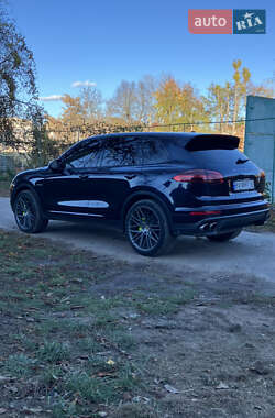Внедорожник / Кроссовер Porsche Cayenne 2017 в Каменец-Подольском