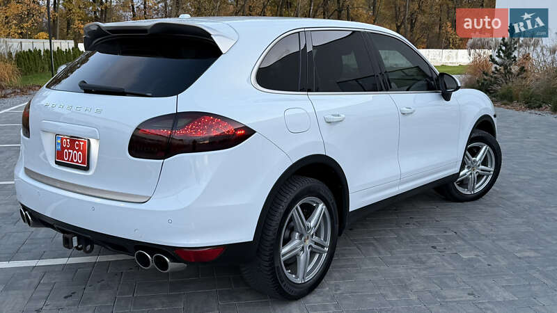 Внедорожник / Кроссовер Porsche Cayenne 2014 в Луцке