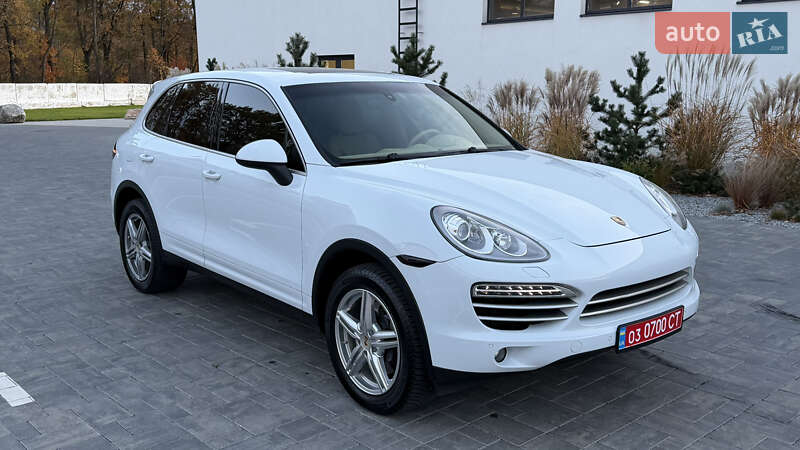 Внедорожник / Кроссовер Porsche Cayenne 2014 в Луцке