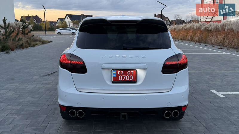 Внедорожник / Кроссовер Porsche Cayenne 2014 в Луцке