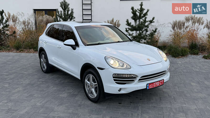 Внедорожник / Кроссовер Porsche Cayenne 2014 в Луцке