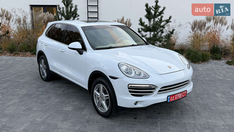Внедорожник / Кроссовер Porsche Cayenne 2014 в Луцке