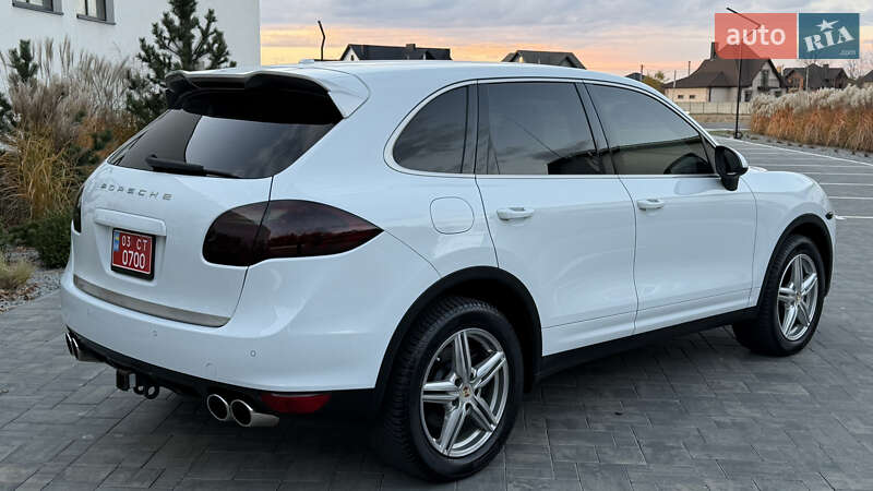 Внедорожник / Кроссовер Porsche Cayenne 2014 в Луцке
