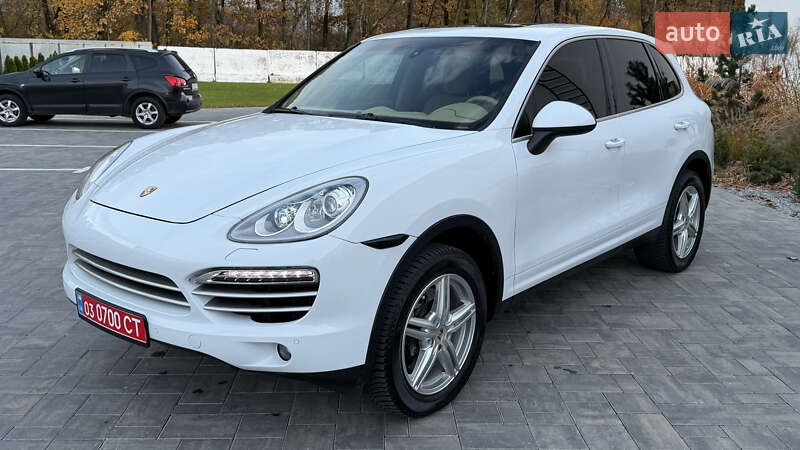 Внедорожник / Кроссовер Porsche Cayenne 2014 в Луцке