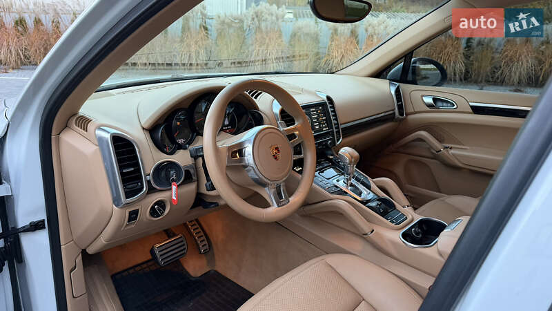 Внедорожник / Кроссовер Porsche Cayenne 2014 в Луцке