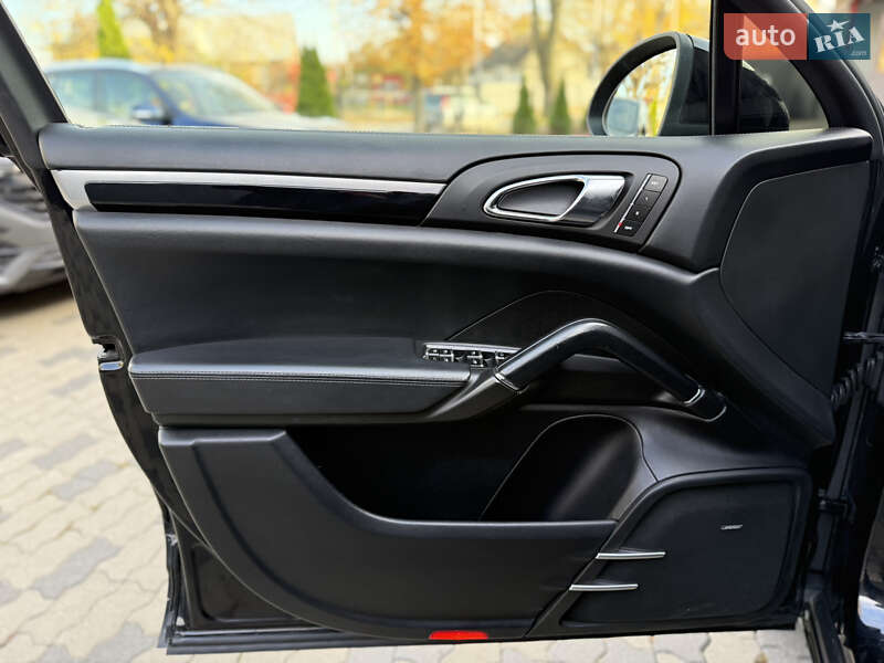 Позашляховик / Кросовер Porsche Cayenne 2012 в Чернівцях фото 14 Позашляховик / Кросовер Porsche Cayenne 2012 в Чернівцях