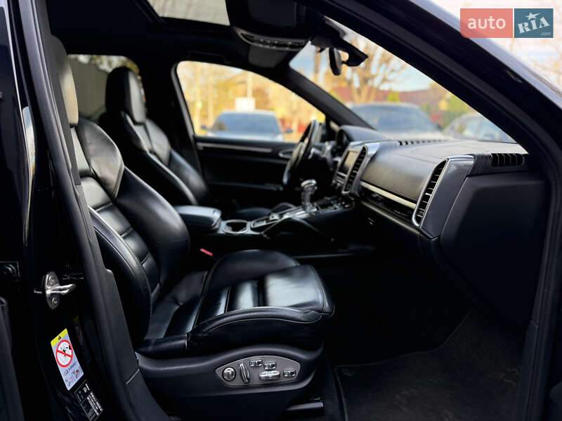 Позашляховик / Кросовер Porsche Cayenne 2012 в Чернівцях фото 19 Позашляховик / Кросовер Porsche Cayenne 2012 в Чернівцях