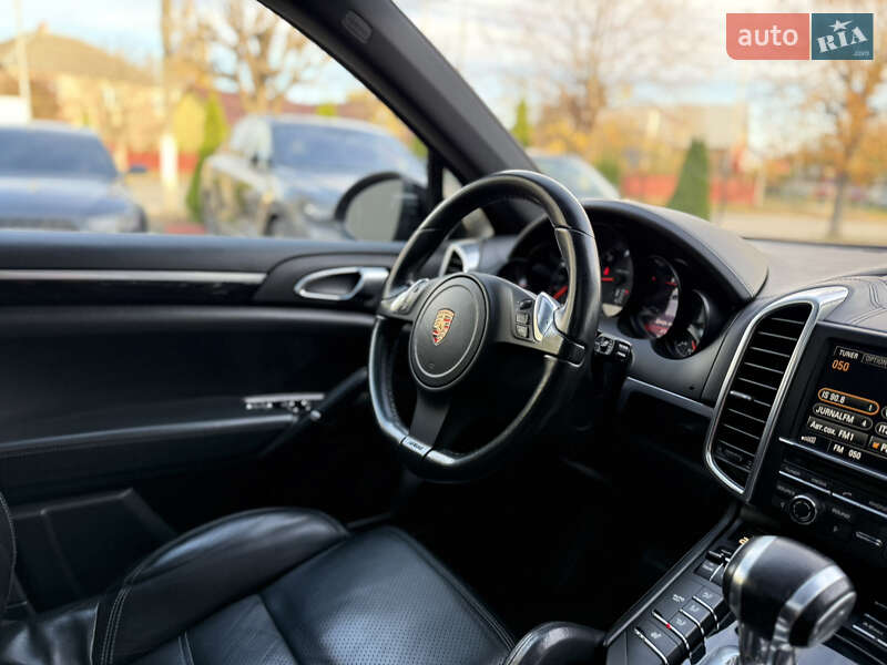 Позашляховик / Кросовер Porsche Cayenne 2012 в Чернівцях фото 23 Позашляховик / Кросовер Porsche Cayenne 2012 в Чернівцях