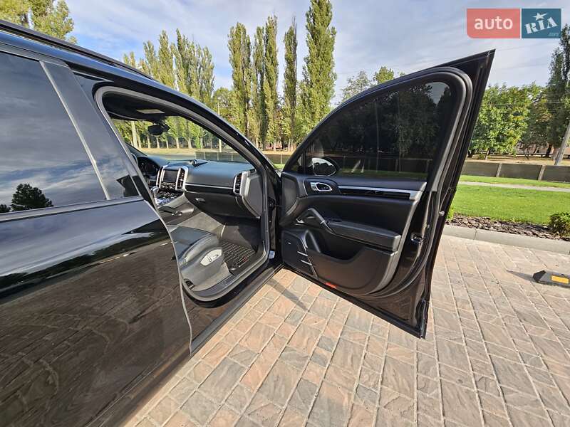 Внедорожник / Кроссовер Porsche Cayenne 2013 в Полтаве фото 90 Внедорожник / Кроссовер Porsche Cayenne 2013 в Полтаве