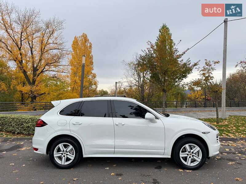 Внедорожник / Кроссовер Porsche Cayenne 2012 в Днепре