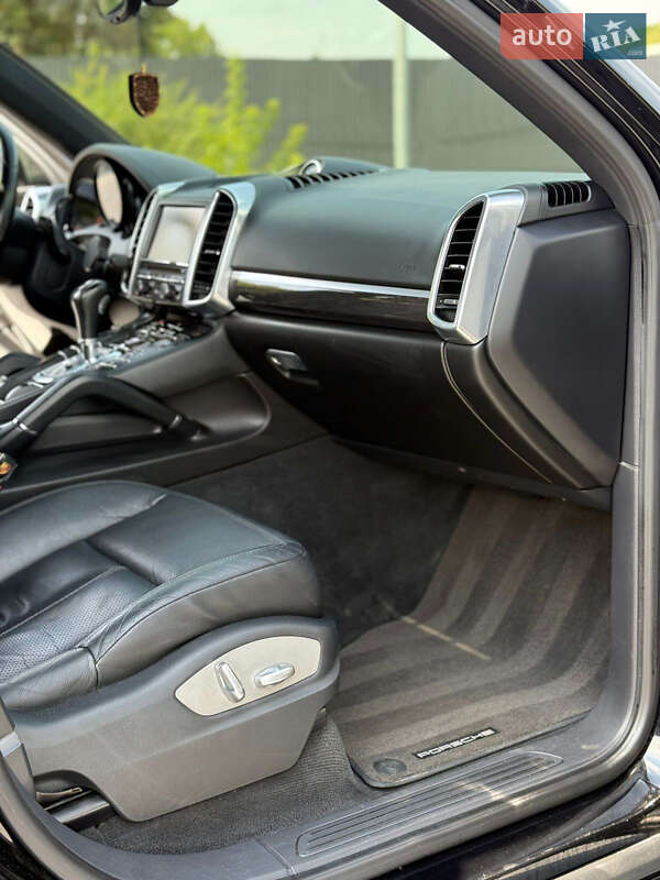 Позашляховик / Кросовер Porsche Cayenne 2013 в Самборі