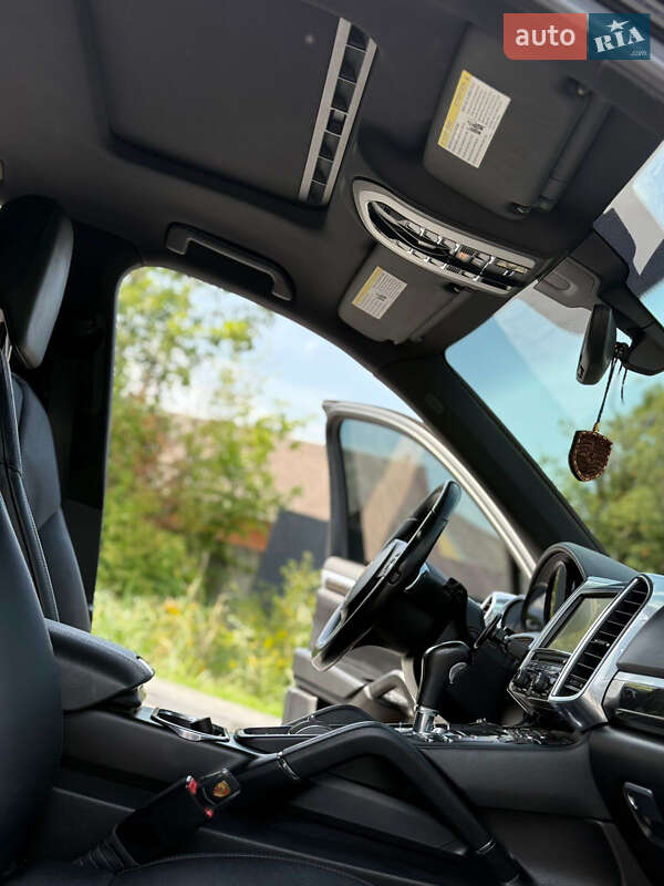 Позашляховик / Кросовер Porsche Cayenne 2013 в Самборі