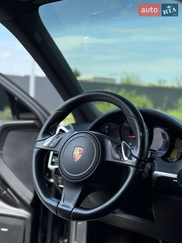 Позашляховик / Кросовер Porsche Cayenne 2013 в Самборі