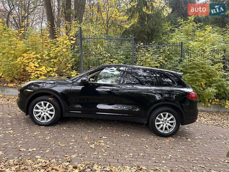 Внедорожник / Кроссовер Porsche Cayenne 2013 в Киеве