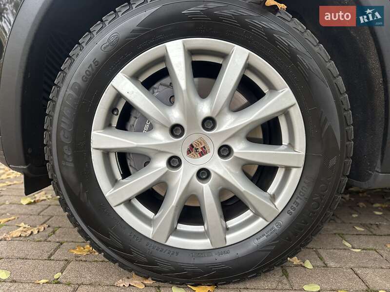 Внедорожник / Кроссовер Porsche Cayenne 2013 в Киеве