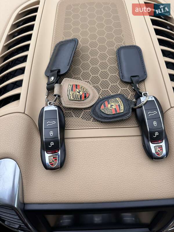 Внедорожник / Кроссовер Porsche Cayenne 2013 в Киеве