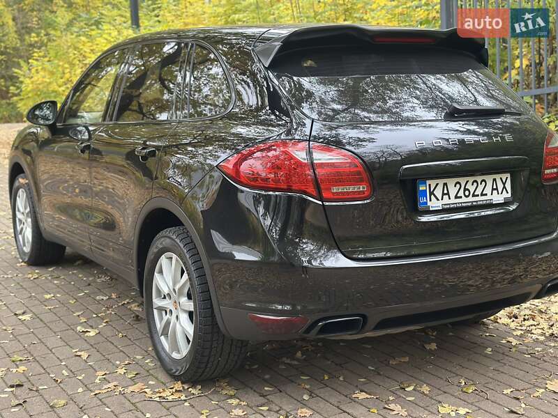 Внедорожник / Кроссовер Porsche Cayenne 2013 в Киеве