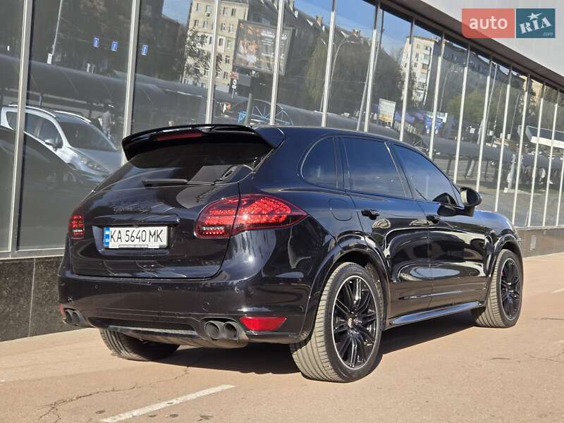 Внедорожник / Кроссовер Porsche Cayenne 2010 в Киеве