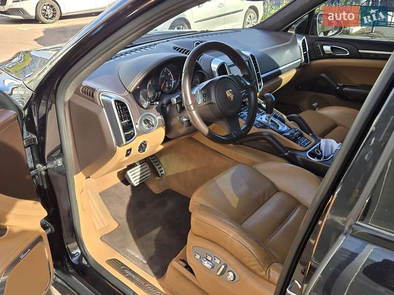 Внедорожник / Кроссовер Porsche Cayenne 2010 в Киеве