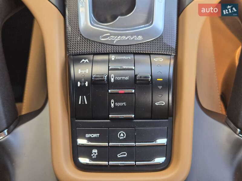 Внедорожник / Кроссовер Porsche Cayenne 2010 в Киеве