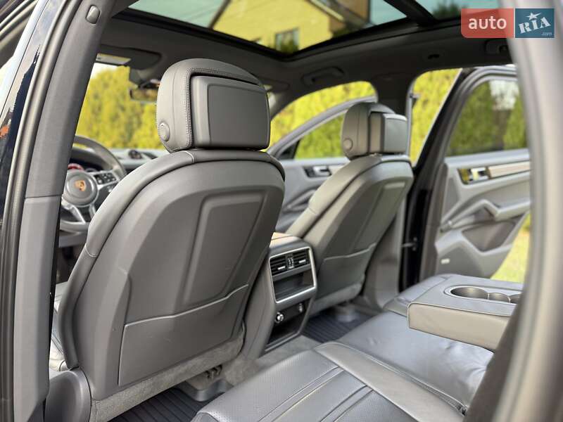 Позашляховик / Кросовер Porsche Cayenne 2018 в Дніпрі фото 25 Позашляховик / Кросовер Porsche Cayenne 2018 в Дніпрі