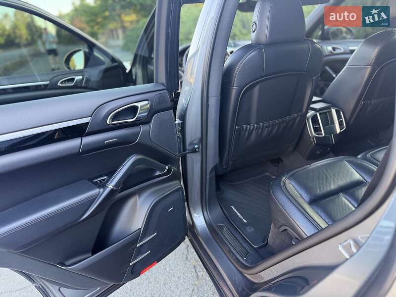 Позашляховик / Кросовер Porsche Cayenne 2015 в Малині фото 16 Позашляховик / Кросовер Porsche Cayenne 2015 в Малині