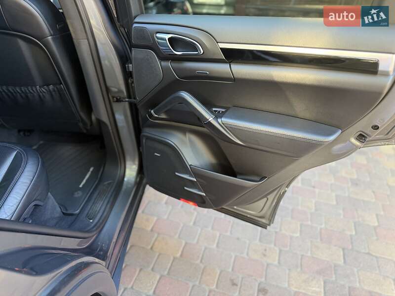 Позашляховик / Кросовер Porsche Cayenne 2015 в Малині фото 31 Позашляховик / Кросовер Porsche Cayenne 2015 в Малині