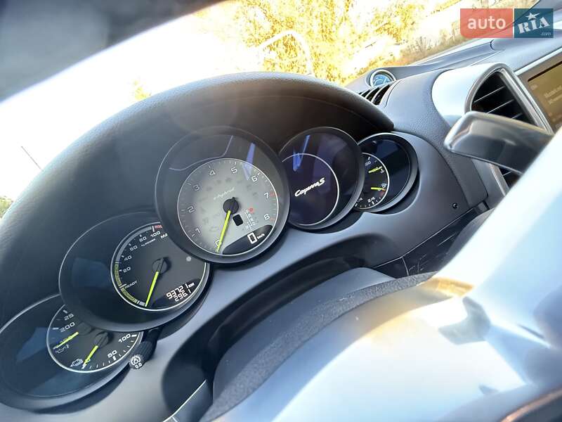 Позашляховик / Кросовер Porsche Cayenne 2015 в Малині фото 40 Позашляховик / Кросовер Porsche Cayenne 2015 в Малині