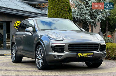 Позашляховик / Кросовер Porsche Cayenne 2016 в Львові