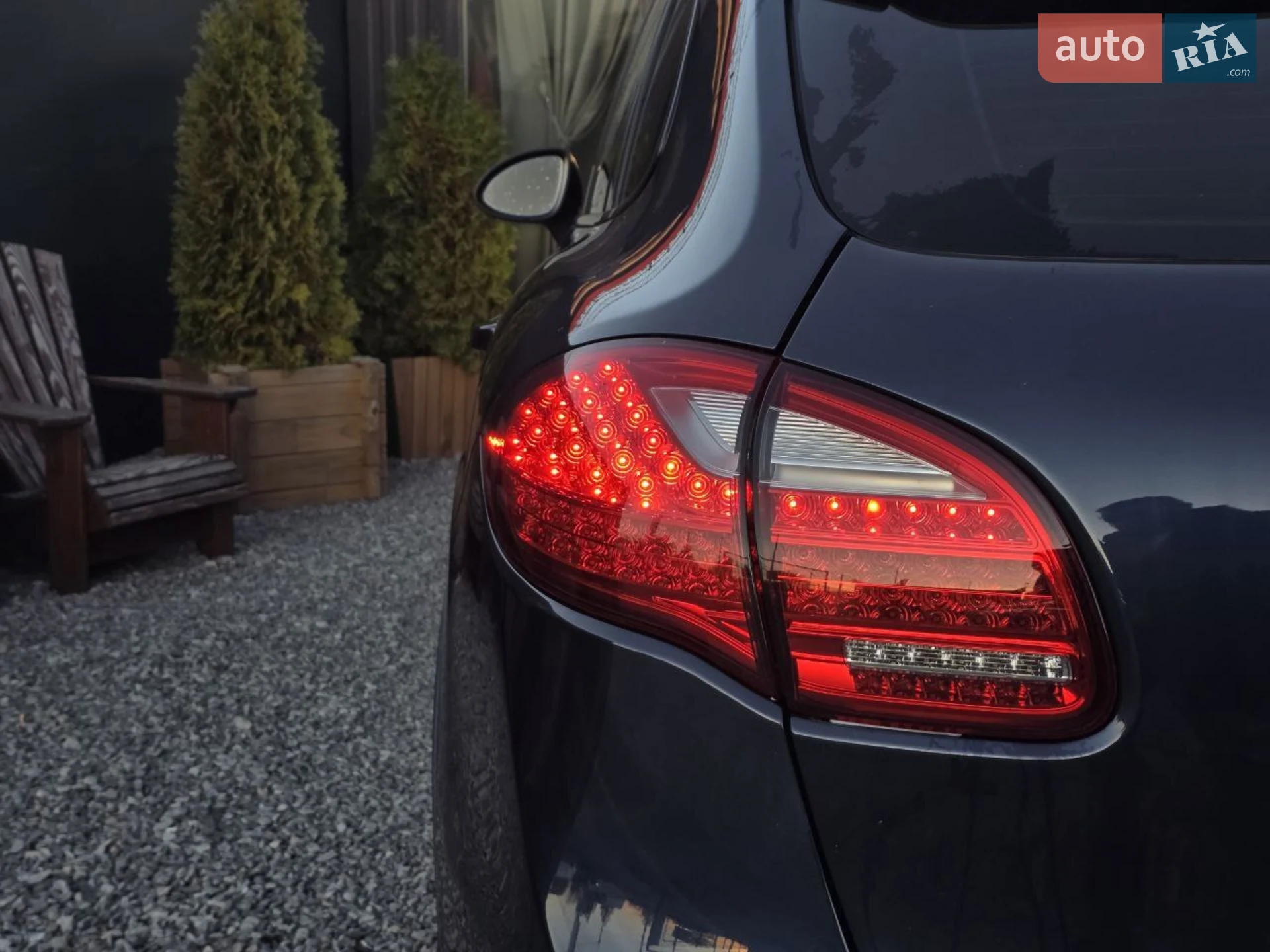 2011 Porsche Cayenne - мініатюра 15