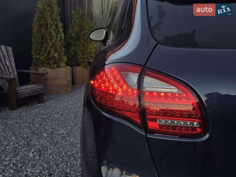 Позашляховик / Кросовер Porsche Cayenne 2011 в Тернополі