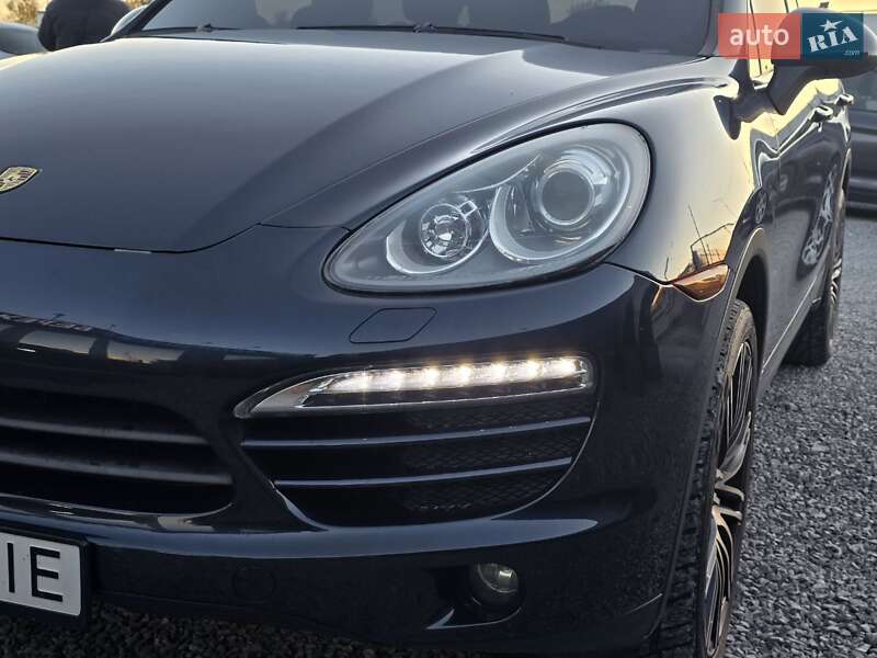 Позашляховик / Кросовер Porsche Cayenne 2011 в Тернополі