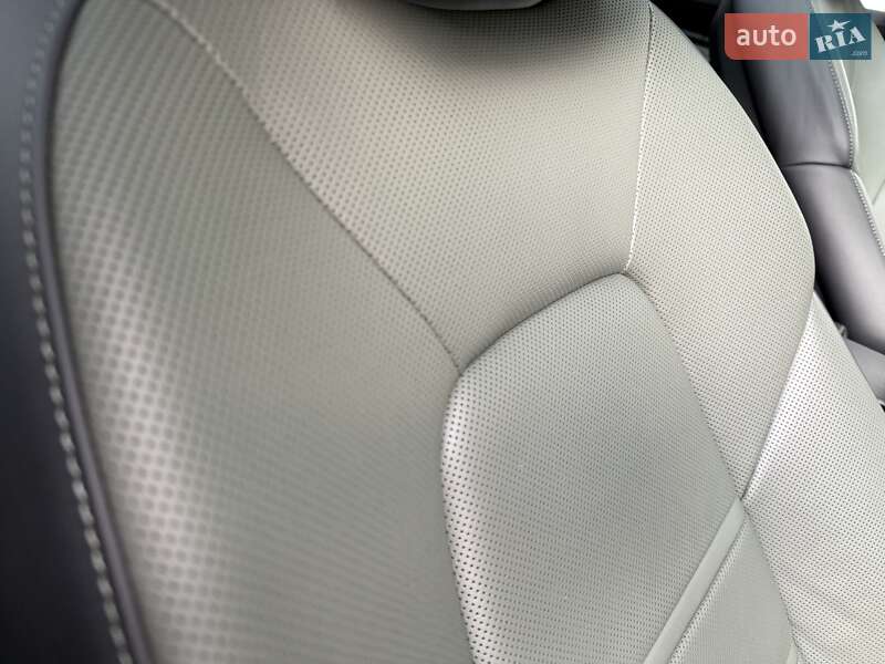 Внедорожник / Кроссовер Porsche Cayenne 2024 в Киеве