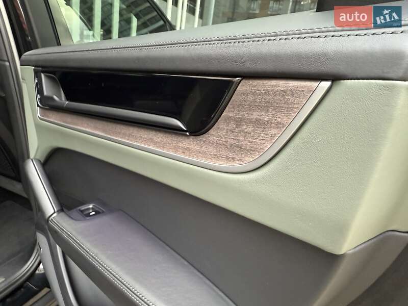 Внедорожник / Кроссовер Porsche Cayenne 2024 в Киеве