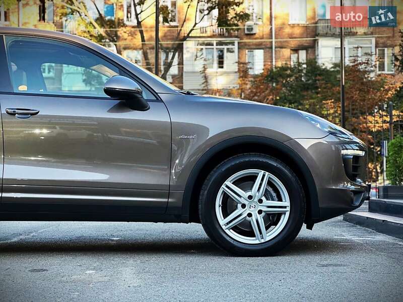 Внедорожник / Кроссовер Porsche Cayenne 2016 в Киеве фото 10 Внедорожник / Кроссовер Porsche Cayenne 2016 в Киеве