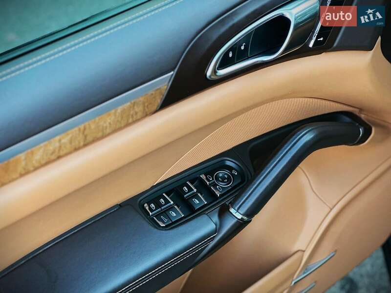 Внедорожник / Кроссовер Porsche Cayenne 2016 в Киеве фото 26 Внедорожник / Кроссовер Porsche Cayenne 2016 в Киеве