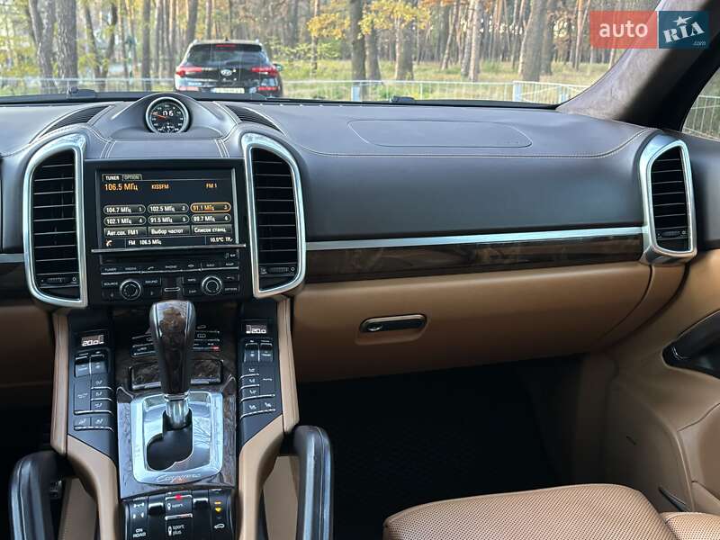 Позашляховик / Кросовер Porsche Cayenne 2015 в Києві фото 37 Позашляховик / Кросовер Porsche Cayenne 2015 в Києві