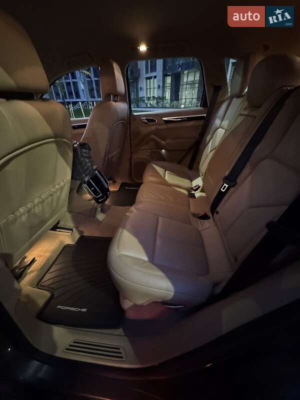 Внедорожник / Кроссовер Porsche Cayenne 2013 в Киеве фото 10 Внедорожник / Кроссовер Porsche Cayenne 2013 в Киеве