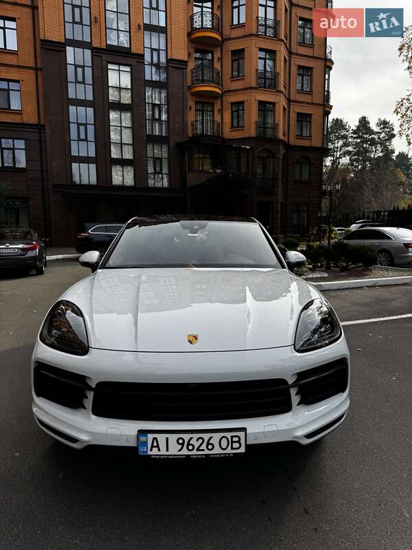 Porsche Cayenne 2021