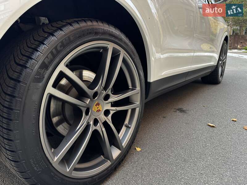 Позашляховик / Кросовер Porsche Cayenne 2021 в Броварах