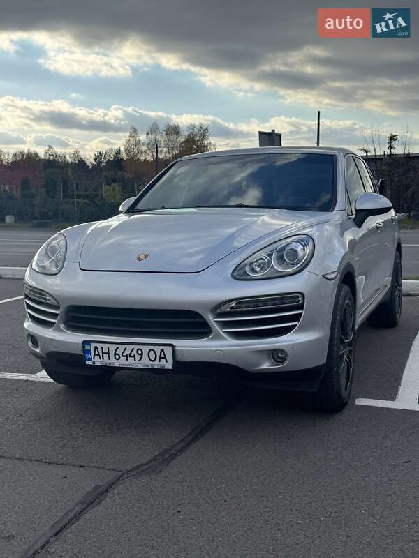 Внедорожник / Кроссовер Porsche Cayenne 2012 в Луцке