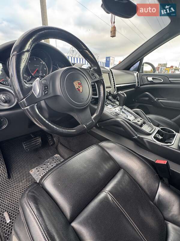 Внедорожник / Кроссовер Porsche Cayenne 2012 в Луцке